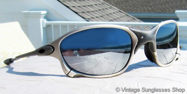 Oakley Juliet TiO2 Black Iridium Sunglasses